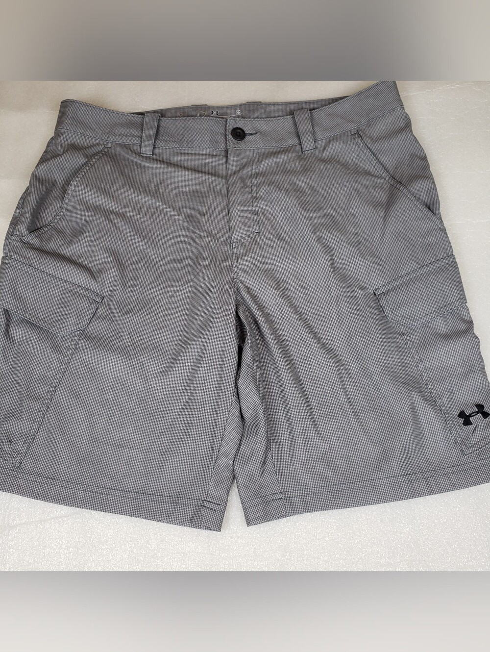 Under Armour Men's 38 Performance Cargo Fish Hunter Geometric Shorts Golf Hiking
